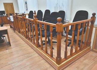 Граждан старше 65 лет все же не пустят в народные судьи