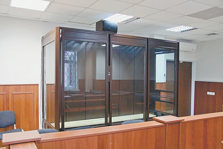 Клетки в судах заменяют аквариумами постепенно