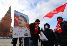 КПРФ не отказывается от мемориальной агитации