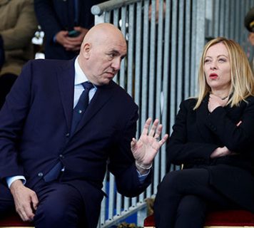 Почему Италия отказала в посадке американским бомбардировщикам