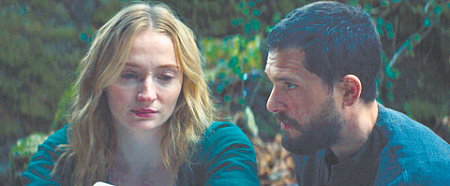 Софи Тернер и Кит Харингтон спасаются от проклятого рыцаря