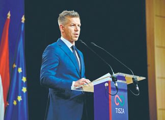 Венгры не бросились голосовать за того, на кого указал Трамп