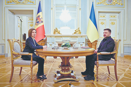 Зеленский не станет помогать Санду разоружать Приднестровье