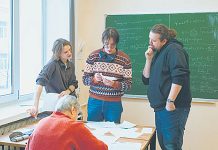 Зумеры не верят авторитетам, но доверяют нейросетям