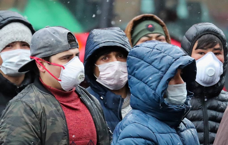 АСИ предложило Мишустину приравнять мигрантов к гражданам РФ для получения пособий