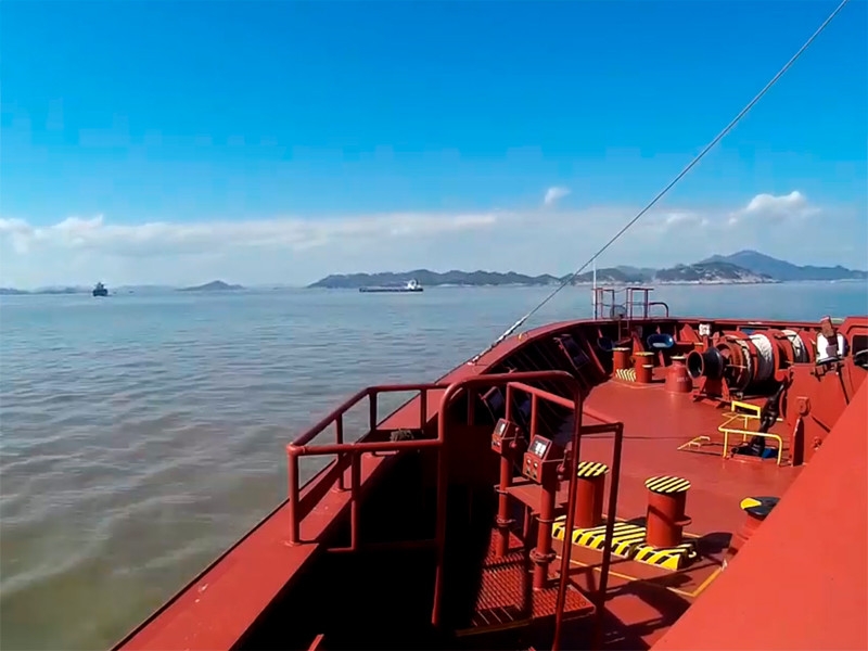 Атаковавшие в Гвинейском заливе судно Tommi Ritscher пираты покинули его вместе с захваченными россиянами