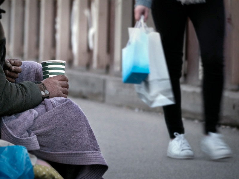 "Бескарантинной" Швеции предрекли экономический спад и рост безработицы