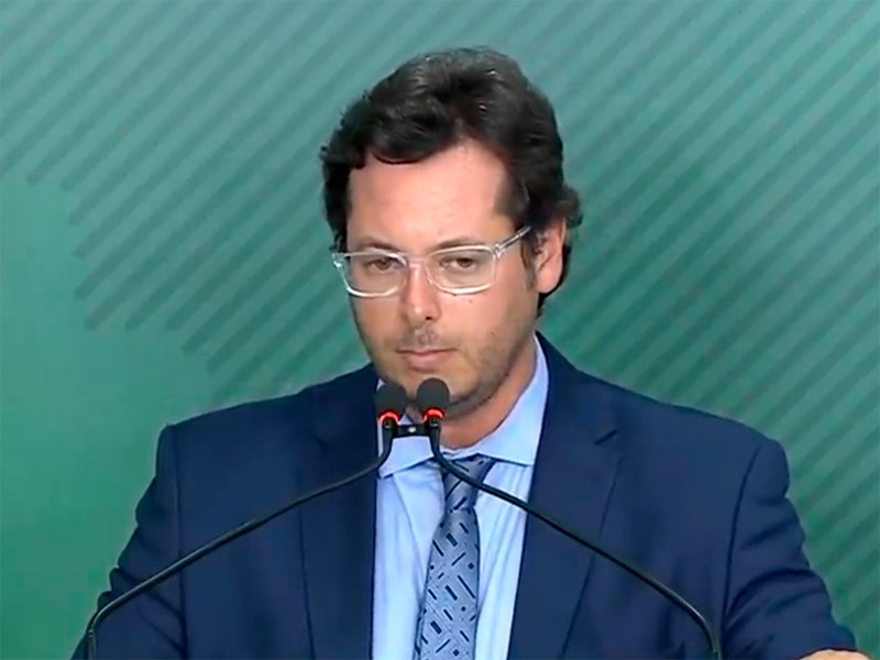 Бразильский чиновник, встречавшийся с Трампом, заражен COVID-19