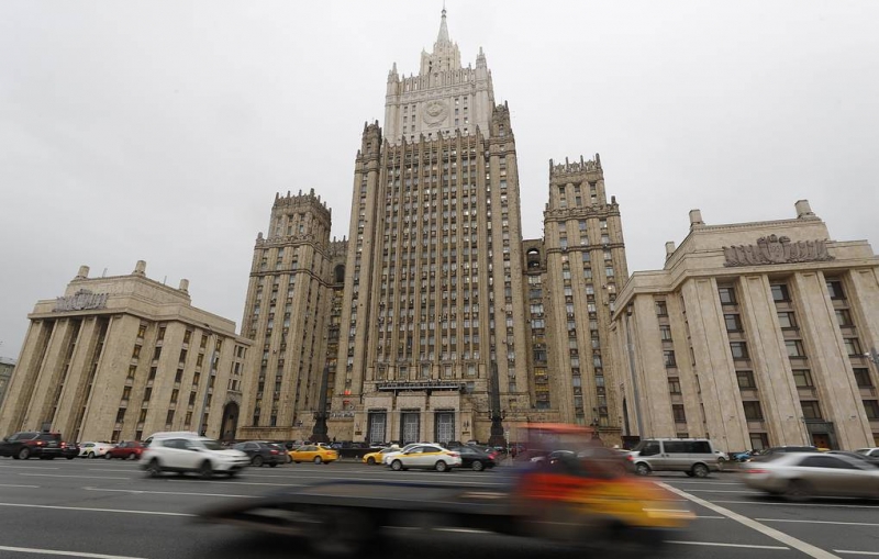 Двух сотрудников посольства Чехии в Москве объявили персонами нон грата

