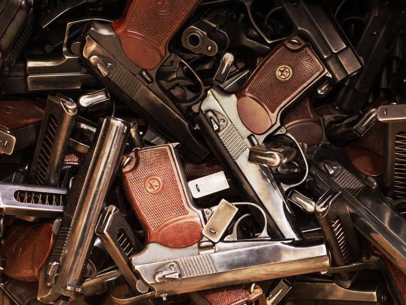 Эстония для борьбы с пророссийскими сепаратистами в Донбассе отдаст Украине снятые с вооружения пистолеты Макарова