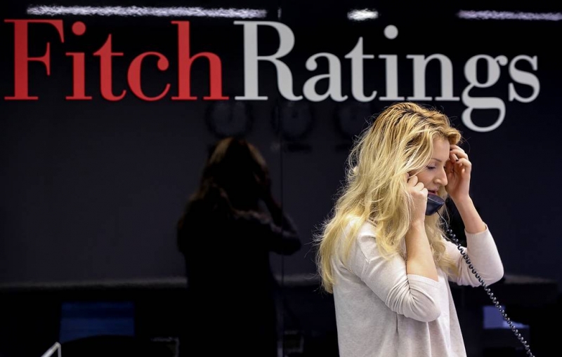 Fitch понизило долгосрочный рейтинг России до "B" с "BBB"