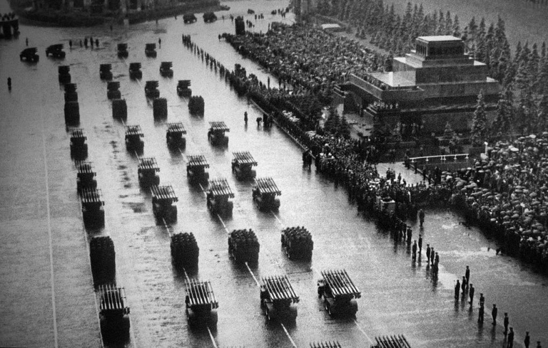 ФСБ обнародовала архивные документы, связанные с Парадом Победы 1945 года