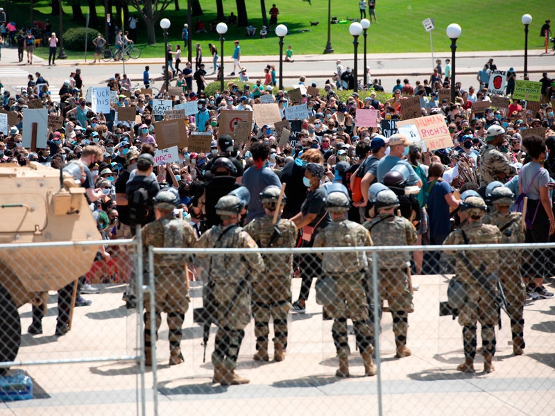 Генпрокурор США заявил об иностранном вмешательстве в протесты "со всех сторон"