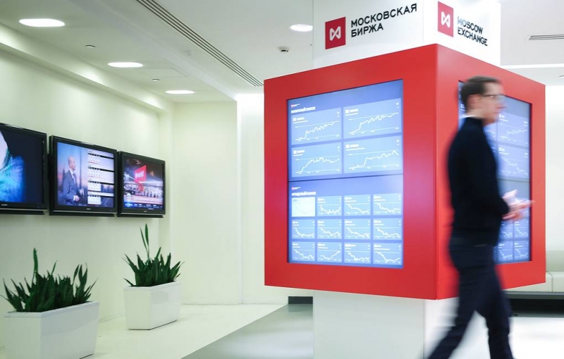 Индекс РТС опустился ниже 1000 пунктов впервые со 2 апреля