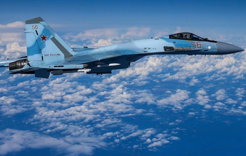 Истребитель РФ поднимали на перехват самолета-разведчика США над Черным морем