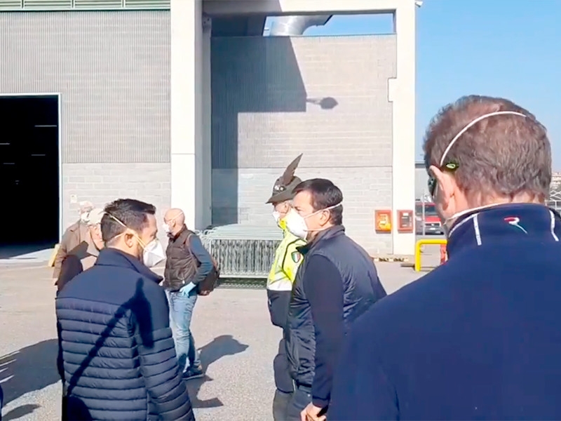 Италия на грани коллапса: "Так будет и у вас" - сотни трупов вывозят военные, нет ИВЛ, медики решают, кто умрет первым (ВИДЕО)