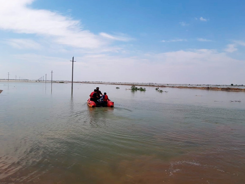 Из-за прорыва дамбы водохранилища, построенного с огромными хищениями, в Узбекистане и Казахстане эвакуированы десятки тысяч жителей (ВИДЕО, ФОТО)