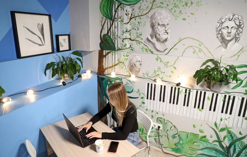 "Известия": около трети россиян заявили о дискомфорте при работе из дома

