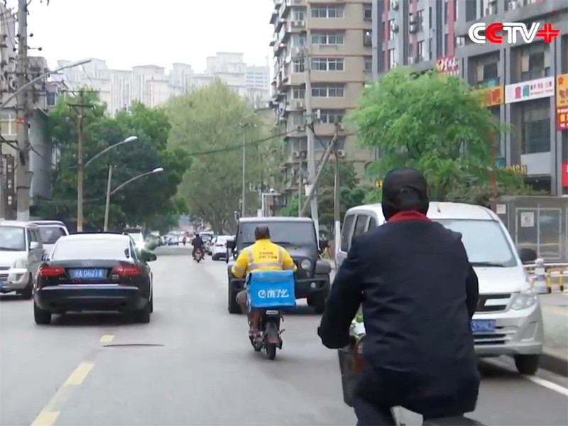 Китайские власти разрешили выезд из Уханя, 11 недель находившегося в изоляции