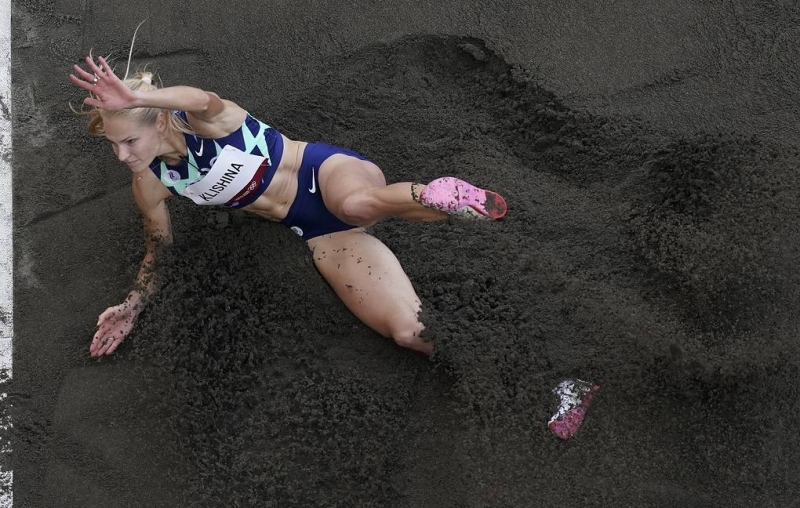 Легкоатлетка Клишина после квалификации на Олимпиаде покинула стадион на инвалидном кресле