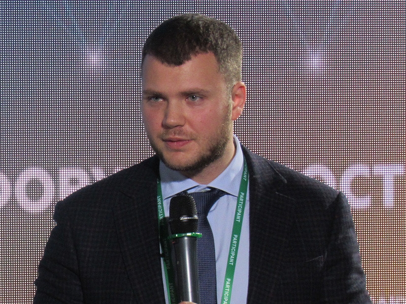 На Украине запретили авиарейсы, движение поездов, автобусов и метро из-за коронавируса