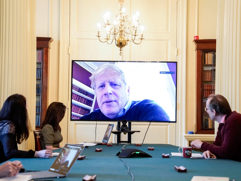 Находящийся в реанимации британский премьер-министр Борис Джонсон дышит без дополнительной помощи