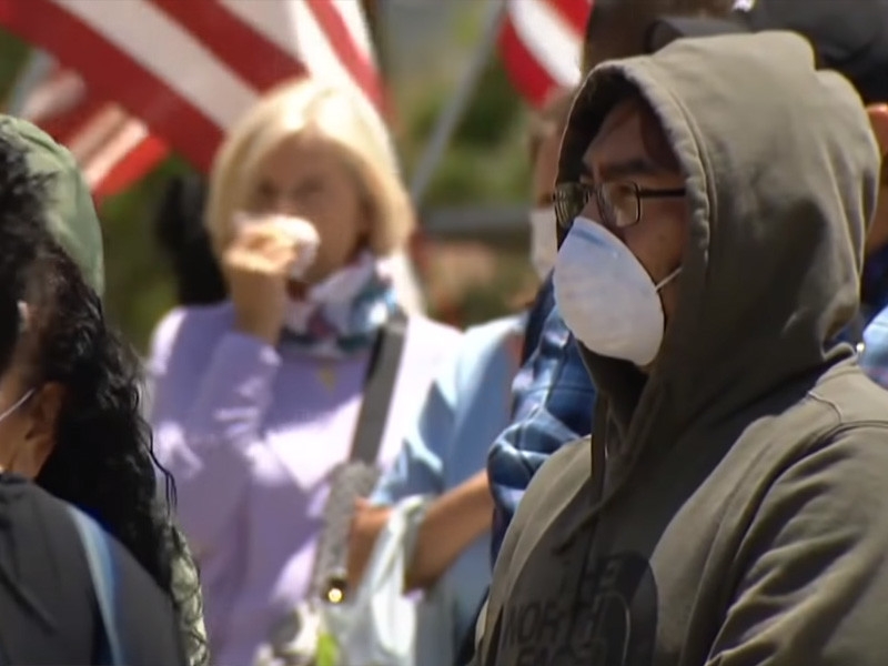 NYT: власти США могли бы предотвратить 54 тысячи смертей, введя коронавирусные ограничения на две недели раньше