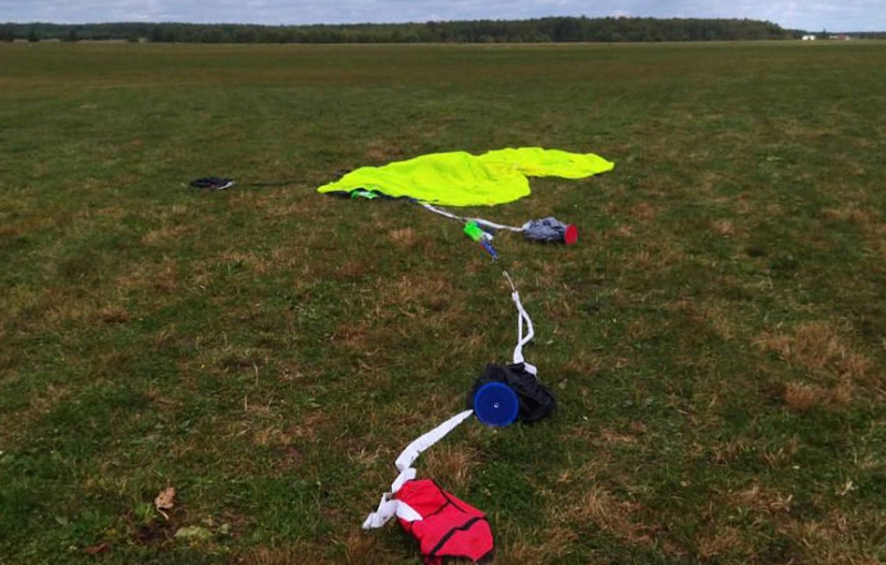Парашютист погиб в Подмосковье, столкнувшись в воздухе с куполом другого парашюта

