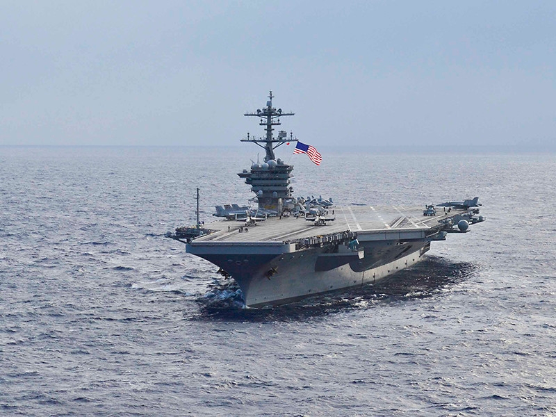 Пентагон получил сигнал SOS с атомного авианосца "Теодор Рузвельт": у более 100 моряков коронавирус, нужна эвакуация