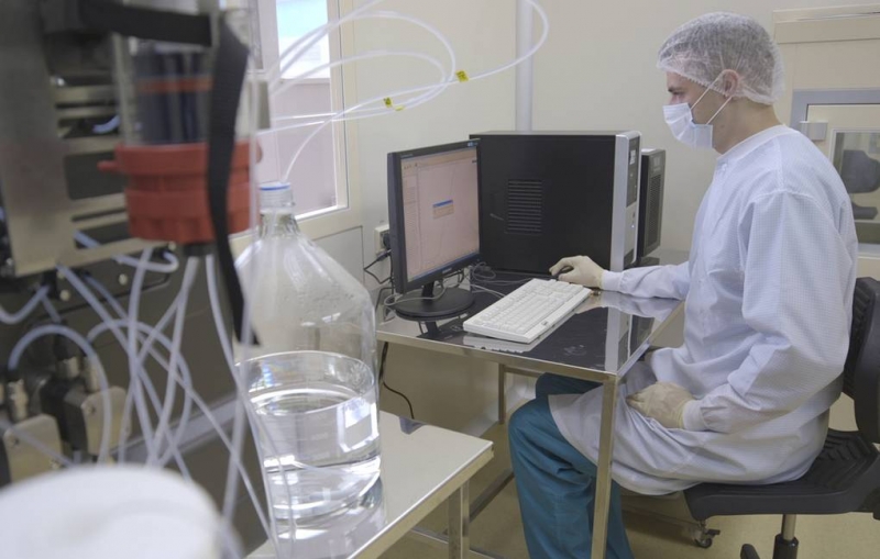 Первые партии вакцины против коронавируса выпустят в течение двух недель