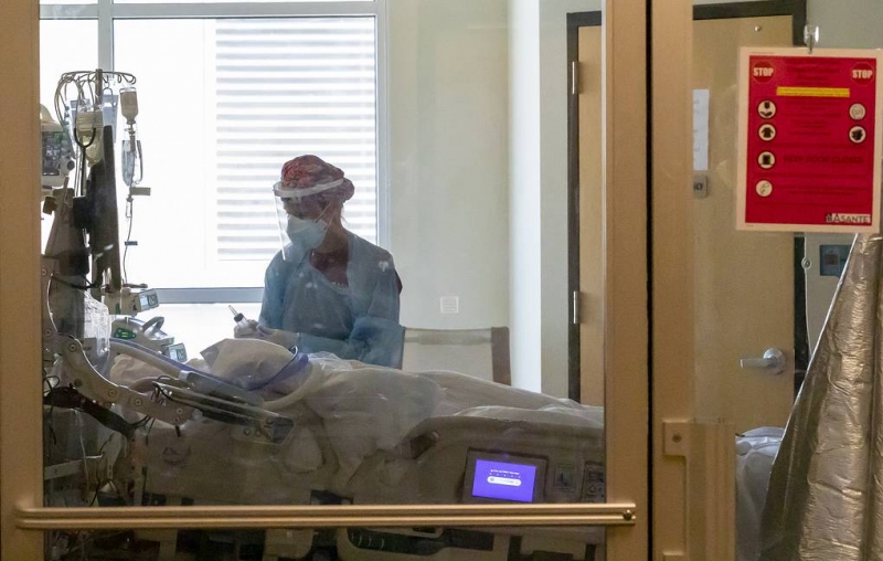 Почти каждый 500-й житель США умер от последствий заражения коронавирусом