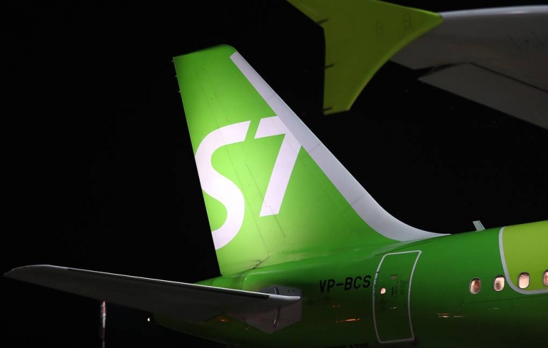 Правоохранители задержали двух сотрудников S7 по подозрению в коммерческом подкупе