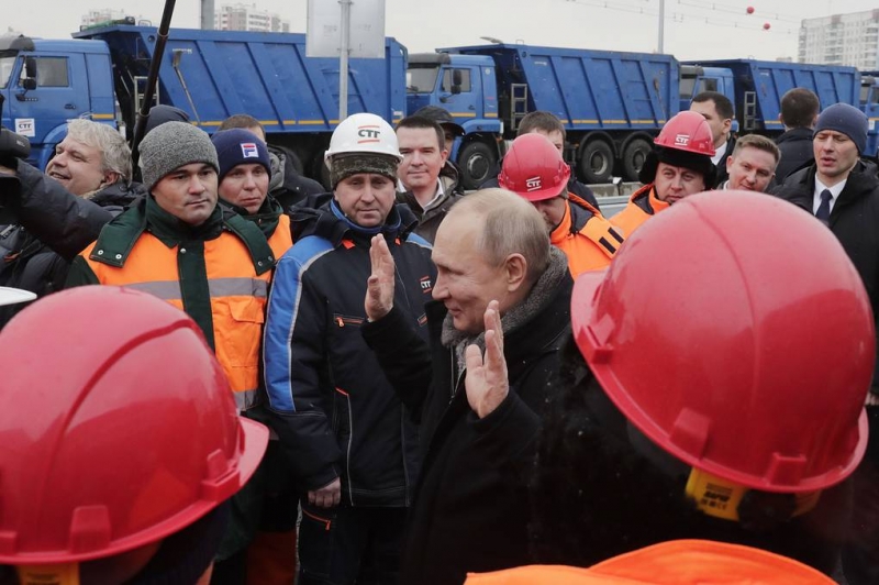 Путин принял участие в открытии транспортной развязки в Химках

