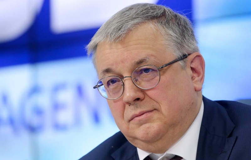 Ректор ВШЭ заявил, что средний класс в России рискует "скатиться" в бедность

