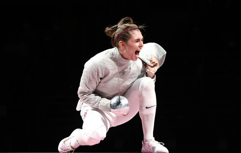 Российская саблистка Позднякова победила соотечественницу Великую и завоевала золото Игр