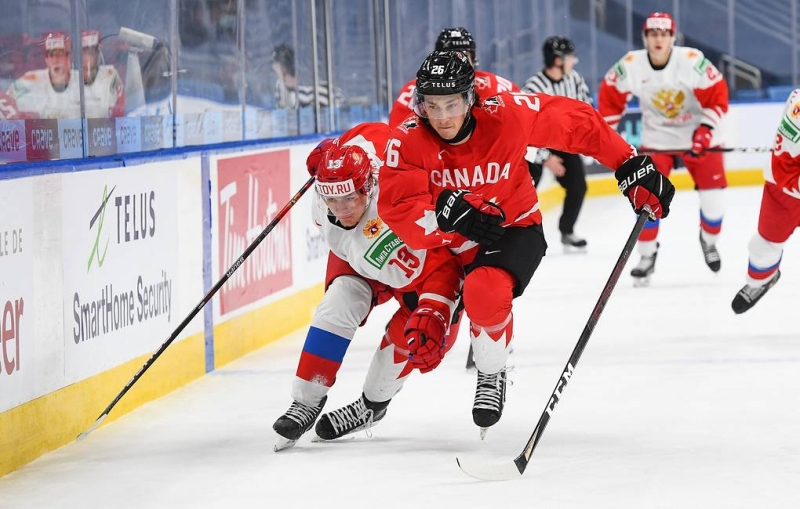 Сборная России по хоккею разгромно проиграла команде Канады в полуфинале молодежного ЧМ