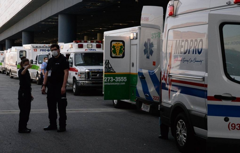 США обошли Италию и вышли на первое место по числу жертв пандемии

