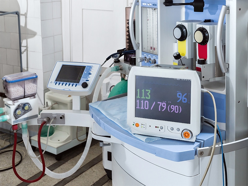 США передадут России 200 аппаратов искусственной вентиляции легких