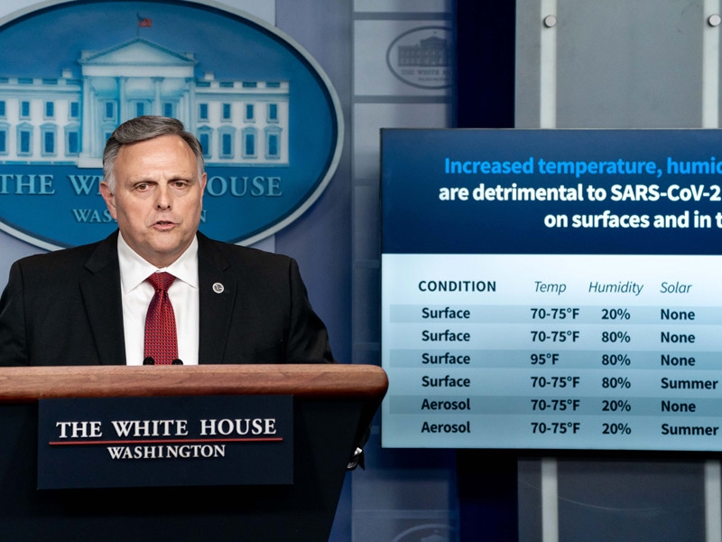 Трамп пояснил, что его слова про "свет, тепло и дезинфицирующие средства" были сарказмом