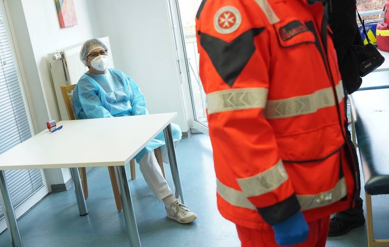 В Германии восемь сотрудников дома престарелых по ошибке получили пятикратную дозу вакцины