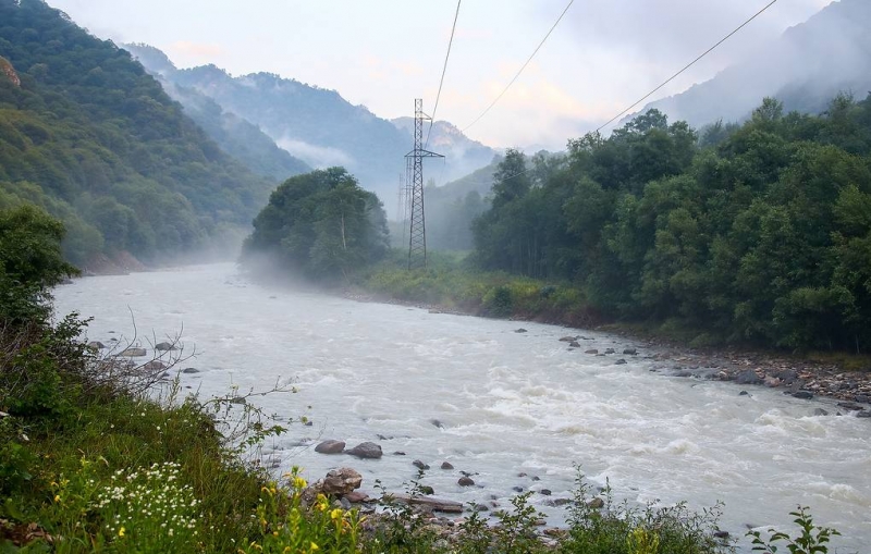 В КЧР погибли два человека и 12 пострадали при опрокидывании катамаранов на реке