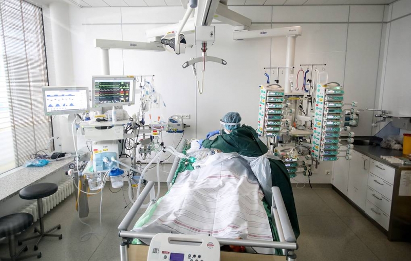 В "красной зоне".
Заболеваемость ковидом растет по всей Европе