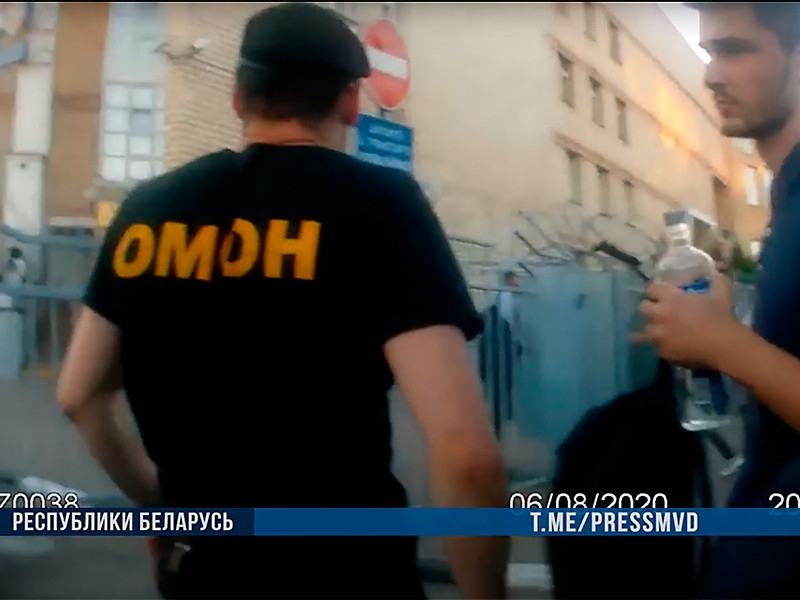 В МВД Белоруссии заявили о "высоком уровне агрессии" к силовикам, число задержанных с начала протестов приближается к 7 тысячам (ВИДЕО)