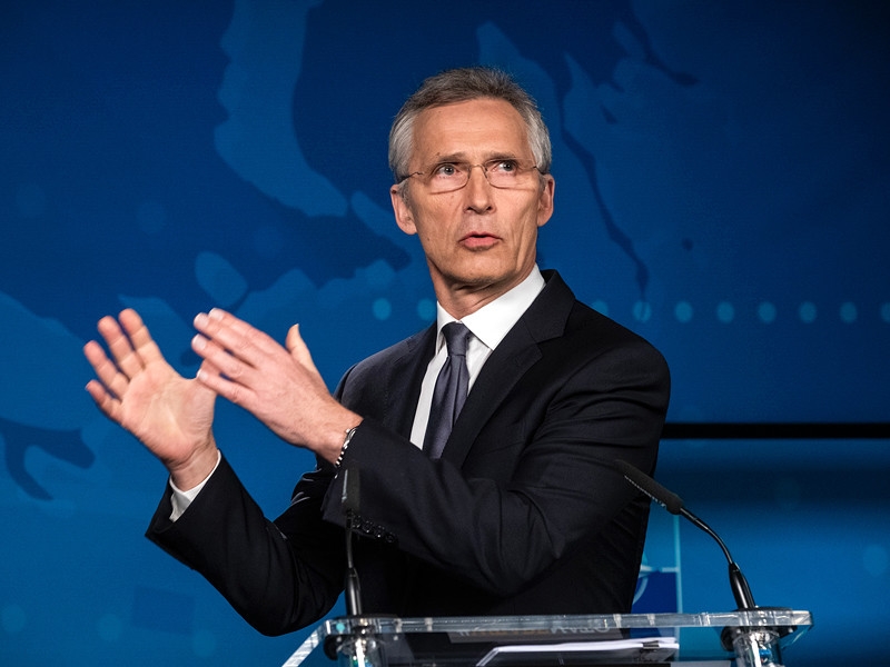 В НАТО обеспокоены тем, что РФ не снижает военную активность в условиях пандемии