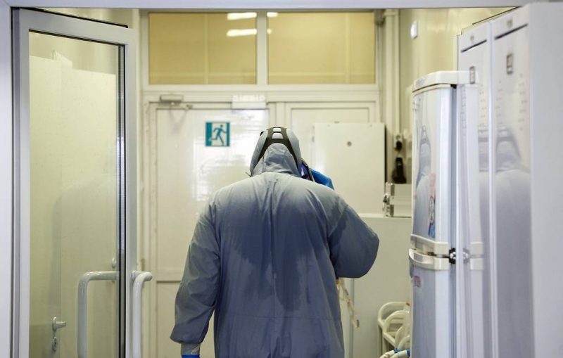 В России в четвертый раз подряд обновился максимум по числу смертей из-за ковида за неделю