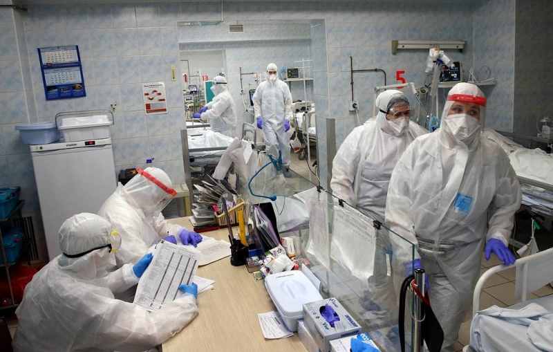 В России за сутки выявили 22 934 случая заражения коронавирусом

