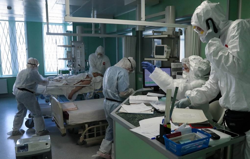 В России за сутки выявили 34 303 случая заражения коронавирусом. Это новый максимум