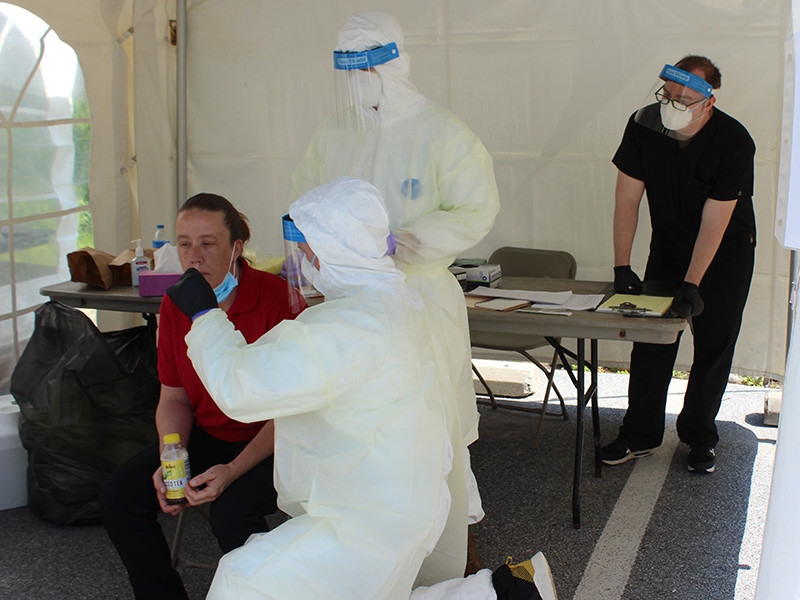 В США COVID-19 заразились уже 3 млн человек, в сутки более 60 тыс. новых больных, гибнет по 1000 человек в день