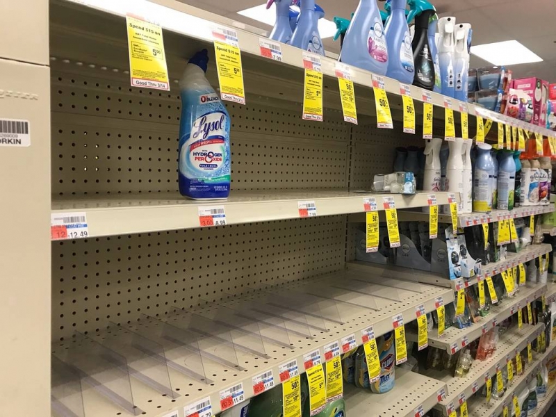 В США местные власти и жители перешли на режим чрезвычайной ситуации из-за коронавируса

