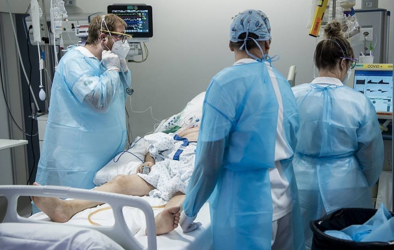 В США сравнили шансы попасть в больницу с коронавирусом у привитых и непривитых